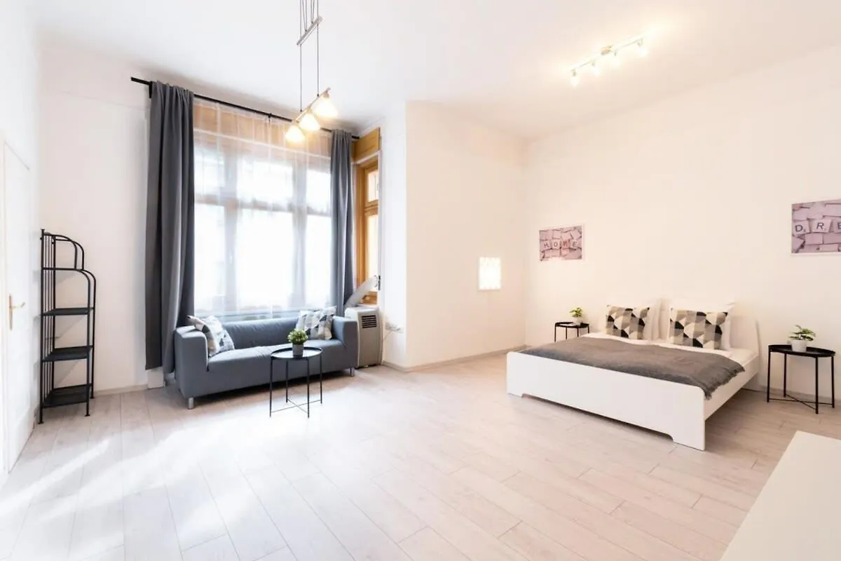 Spacious And Comfy Very Central Apartment Budapest Ungarn